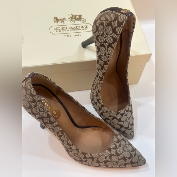 COACH Khaki Signature Monogram Pattern Brown Heels Size 7B - Picture 1 of 8